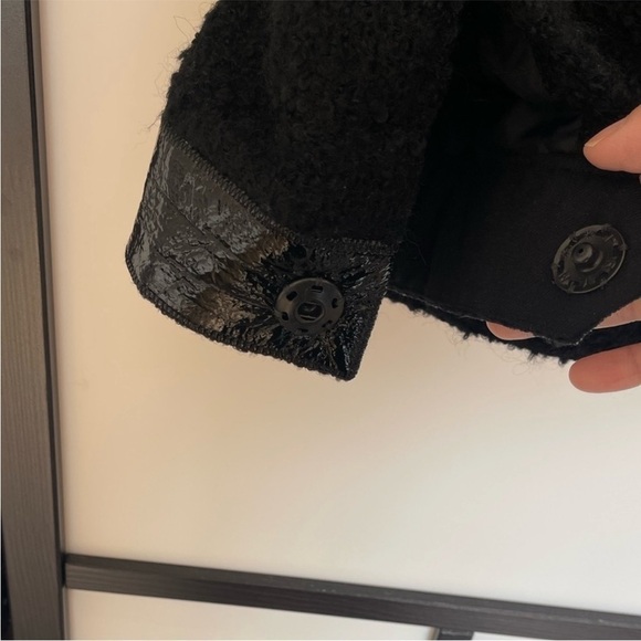 AKRIS Punto 3/4 sleeves blazer w/patent leather
accents. black. Size 6 US - Picture 5 of 16